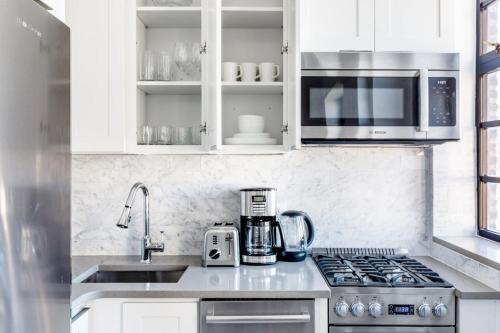 New W Village 2BR w WD Doorman nr Bars NYC-553, New York (Foto 6)