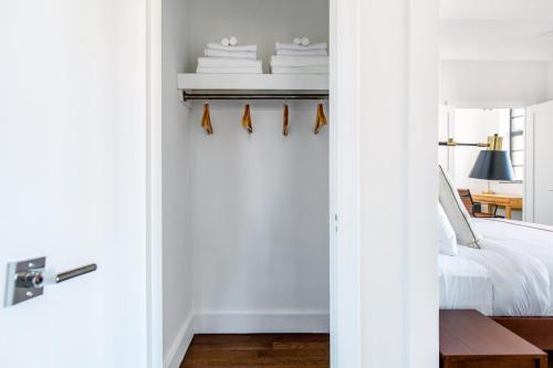 New W Village 2BR w WD Doorman nr Bars NYC-553, New York (Foto 10)