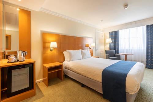 Holiday Inn London Sutton an IHG Hotel - image 5