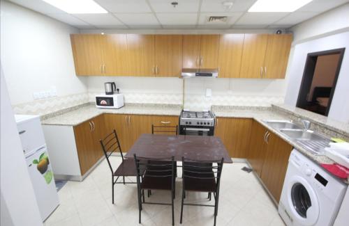 Cozy Rooms and Small Partitions for Men guests in Dubai in Al Quoz