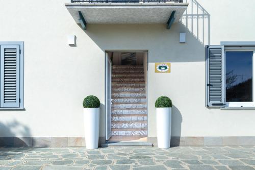 TidHouse - Bed and Breakfast with private pool and free parking