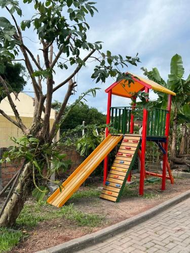 Kid’s club, SITIO COM PISCINA EM FLORIPA NORTE DA ILHA 15min Jurere in Florianopolis