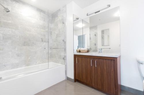 Downtown 1BR w WD Gym nr Grand Central Mkt LAX-371, Лос-Анджелес (фото 9)