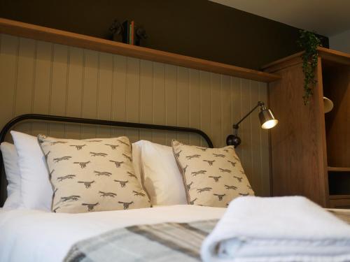 2 twin beds
