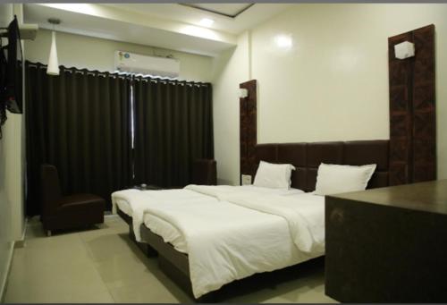 Hotel Raj Surat