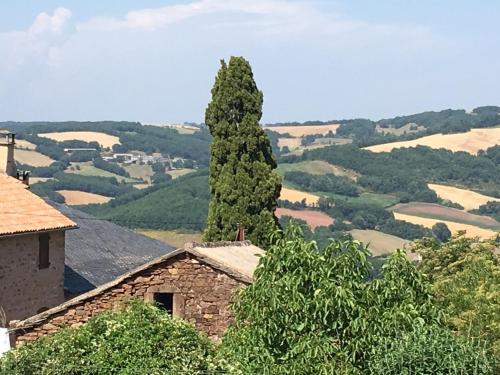 La maison bleue Canelle in Saint-Sernin-sur-Rance