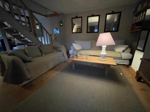 La Maison Bleue – Laval-Roquecezière, NY
