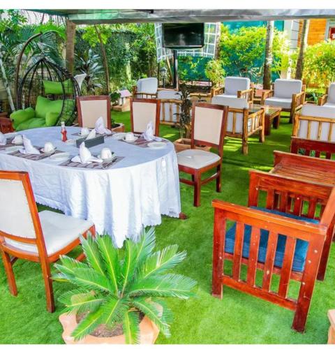 ห้องอาหาร, Lovely Garden Guest Home in คีซูมู