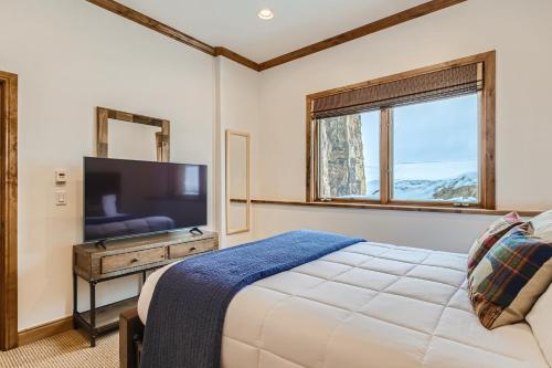 Five-Bedroom House image 10