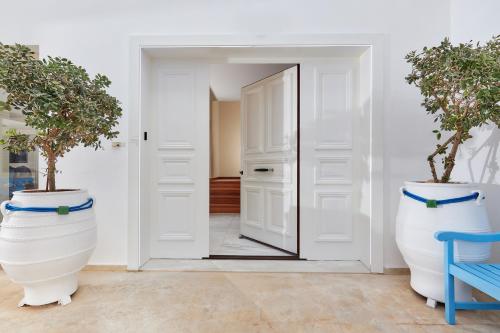 Rodo Seafront Villa with Heated private pool and jacuzzis by Volta Suites and Villas, Kokkíni Khánion (foto 4)