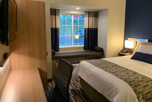 Microtel Inn & Suites by Wyndham Woodland Park