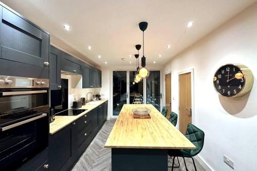 Luxury Entire House In Greenwich