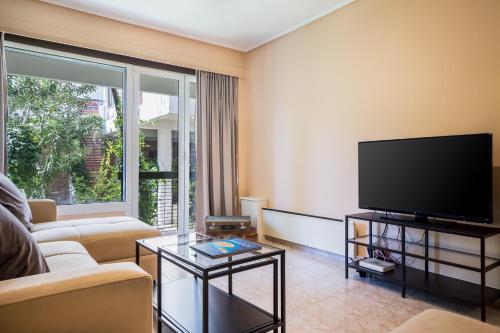 Glyfada 2 bedrooms 4 persons apartment by MPS, Atény