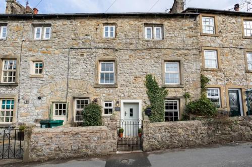 Primrose Cottage with Log Burner (Dog Friendly) - Arncliffe