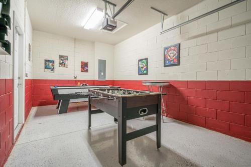 Spacious 5-Bedroom Family Townhome - Disney Magic - image 8