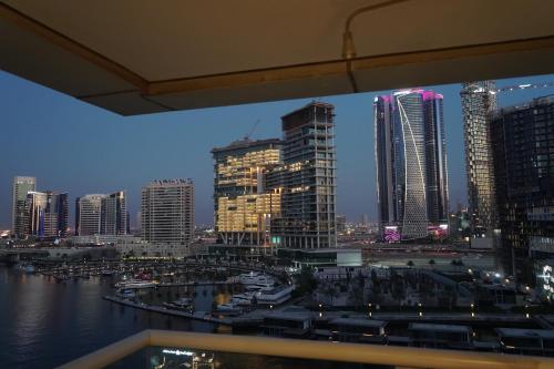 Al Ashrafia Saray Magnificent 3BR Canal Views, Dubaj (zdjęcie 3)