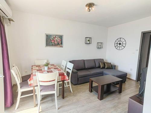 Apartments Anamarija - image 8