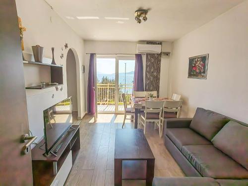 Apartments Anamarija - image 10