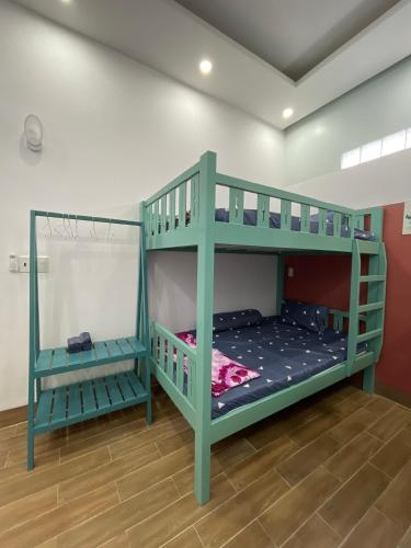 One-Bedroom Apartment image 2