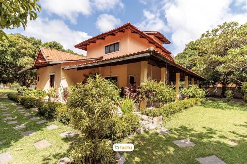 Casa espaçosa na Praia do Presídio por Tactu