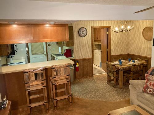 Grandview #10 Townhouse With High Speed Wifi, Red River (zdjęcie 3)
