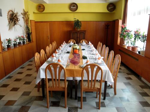 Restaurant, Hotel Vysocina in Chotebor