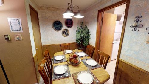 Grandview 11 Townhouse With High Speed Wifi in Red River, USA