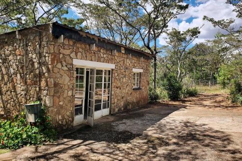 Beautiful 1-Bed Cottage in Juliasdale in Mutare