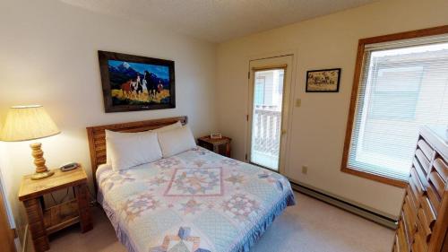 Grandview 12 Townhouse With High Speed Wifi in Red River, USA