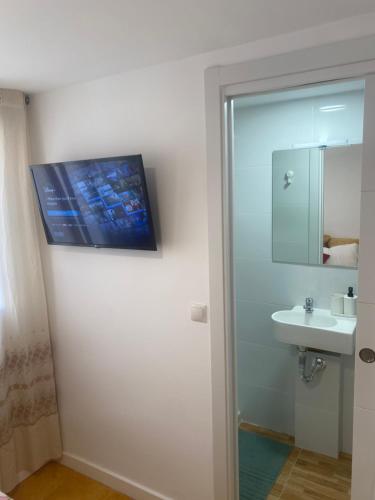 Habitaciones con baño y cocina privada alquiler desde 11 noches!, Valencie (fotografie 10)