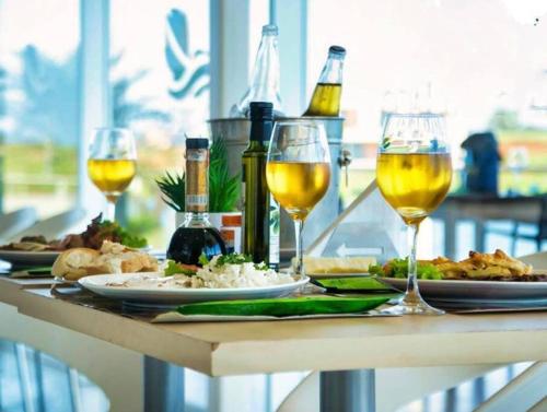 餐廳, PAZ Y ARMONÍA: un hogar lejos de casa! (PAZ Y ARMONIA: un hogar lejos de casa!) in 埃爾南達里亞斯