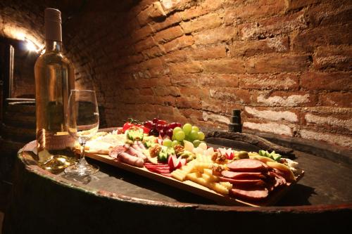 Chaloupka víno sklep U Palečků (Chaloupka vino sklep U Palecku) in Zajeci