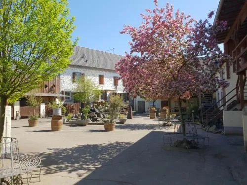 Schöne Wohnung Kleiner Onkel auf idyllischem Reiterhof nahe Burg Eltz in Münstermaifeld, Deutschland
