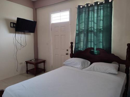Iso’s Vacation Rental Apartment #7 in Portsmouth