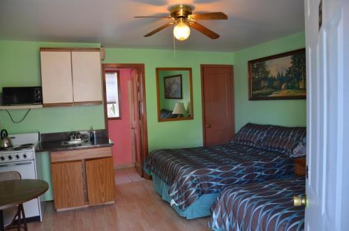 Deer trail Motel