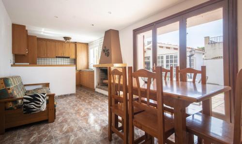 R145 Holiday house close to the beach in Roda de Bara