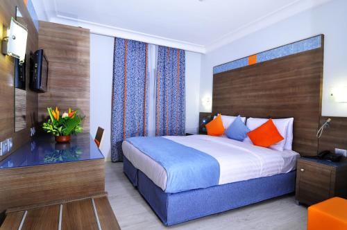 Benin Royal Hotel Set in a prime location of Cotonou, Bénin Royal Hôtel puts everything the city has to offer just outside your doorstep. Offering a variety of facilities and services, the hotel provides all you need