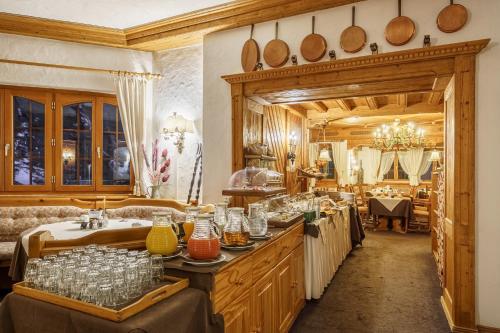 Hotel Alpenroyal - image 4