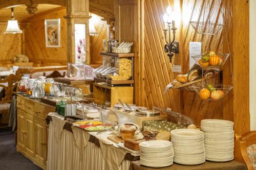 Hotel Alpenroyal - main image