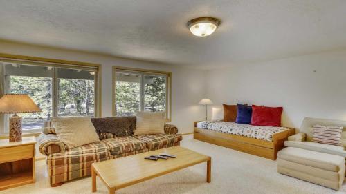 Paper Birch 09 Paper Birch 09