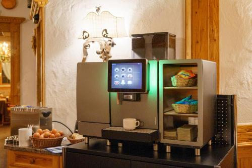 Hotel Alpenroyal - image 7