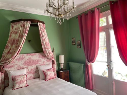 room detail thumbnail 0