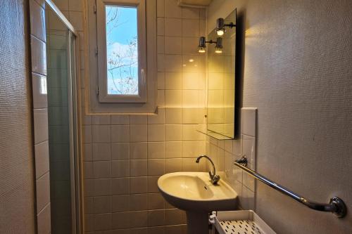 #EX Le Vercors T3 for 4 close to GEM and train station - Tap to explore photos