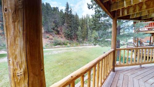 Round Eagle House on the River - image 10