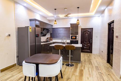 مطبخ, Cloud9 Luxury Apartments in أكرا