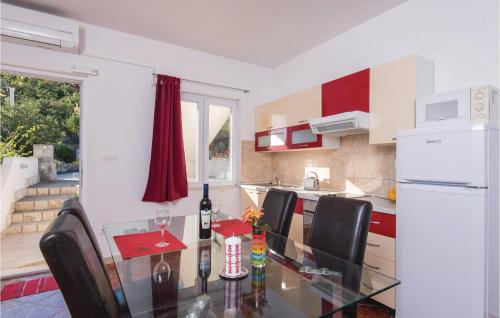 Gorgeous Apartment In Dubrava With Kitchen