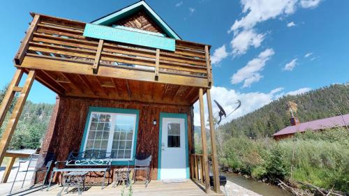 Wiggins River Retreat 5 On The River in Red River, USA