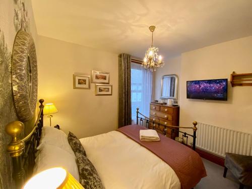 Standard Double Room image 5