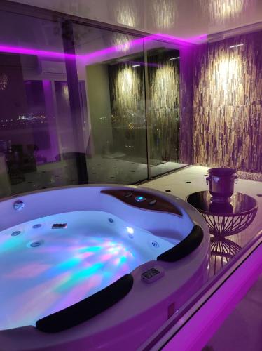 Premium Sky Jacuzzi Apartment