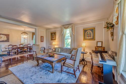 Monroe Manor Inn - image 13